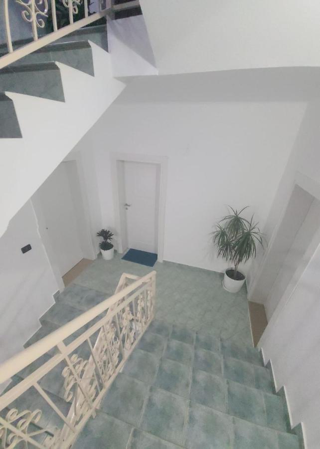 Hotel Noel Vlorë Exteriör bild