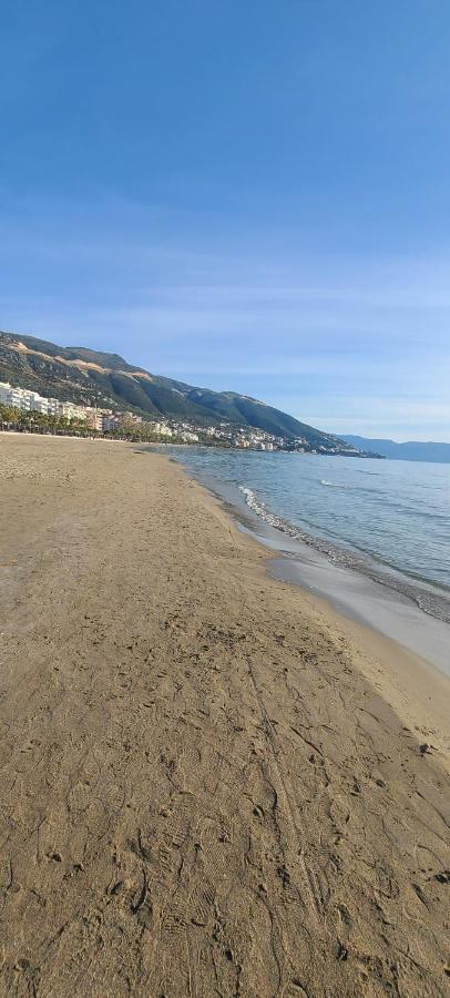 Hotel Noel Vlorë Exteriör bild