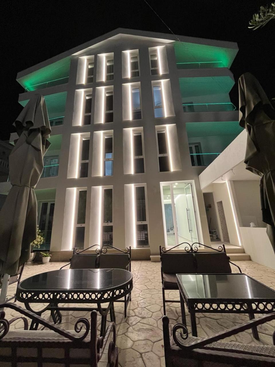 Hotel Noel Vlorë Exteriör bild
