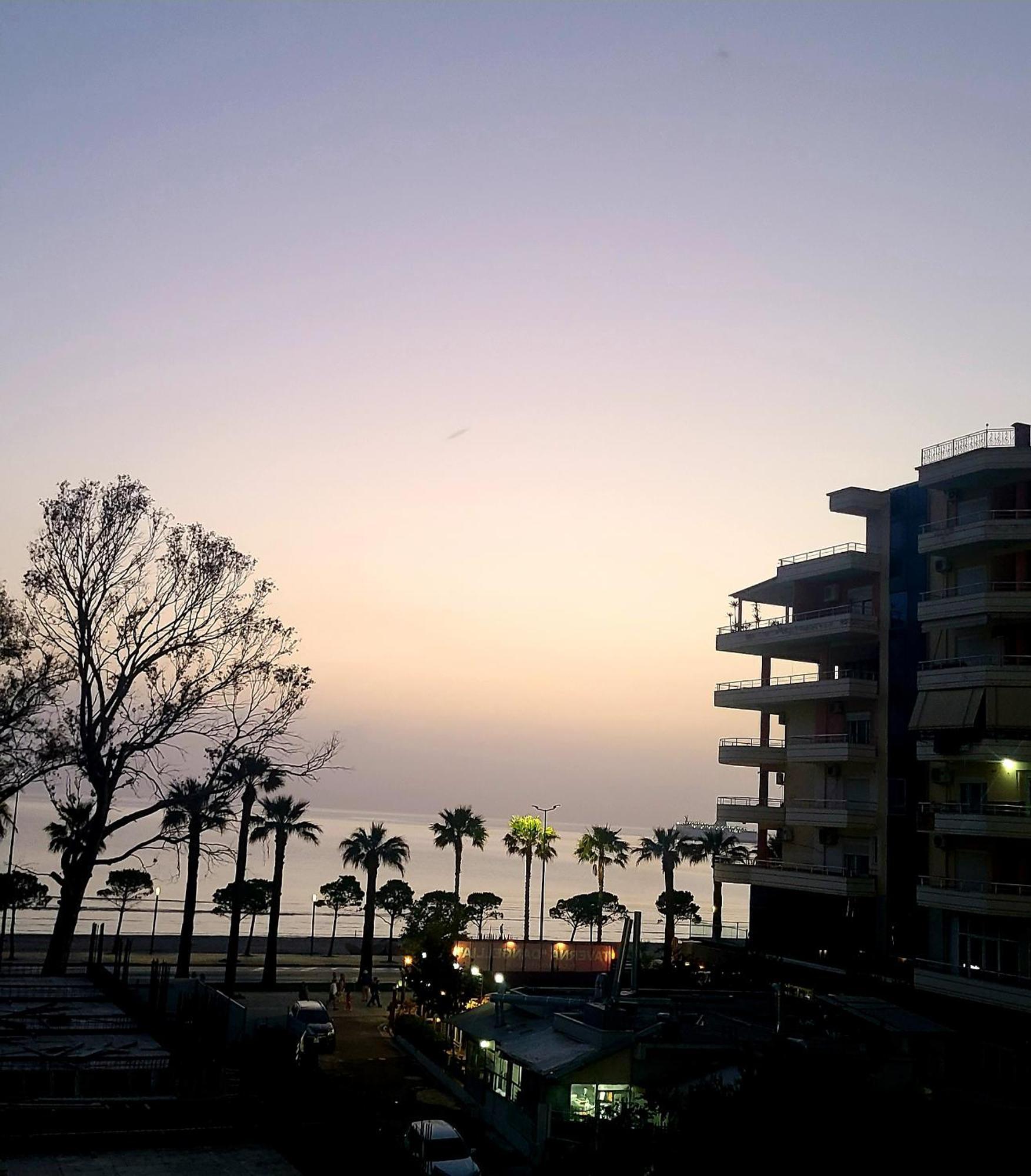 Hotel Noel Vlorë Exteriör bild
